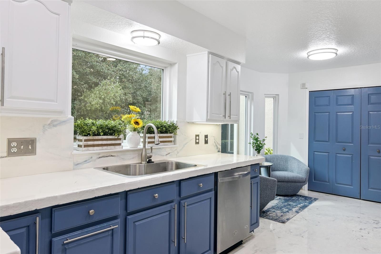 SOMERSET SHORES - Residential