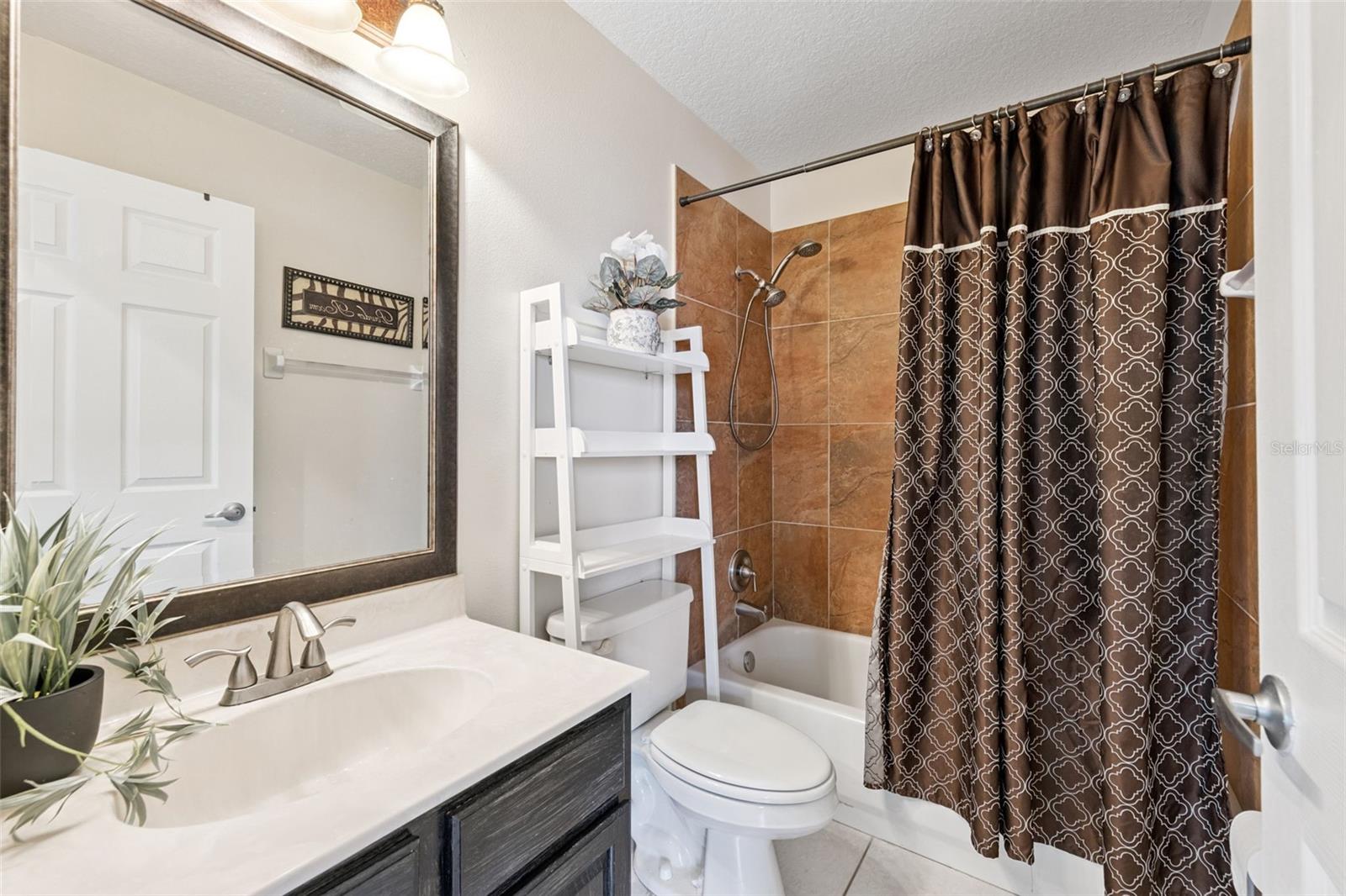 SOMERSET SHORES - Residential