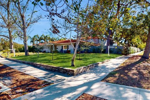 A home in BELLEAIR