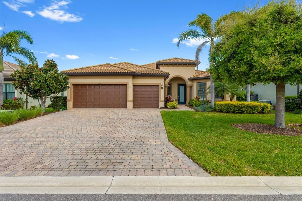Photo of 16915 Loudon Place, Bradenton, FL 34202 (MLS # A4688183)