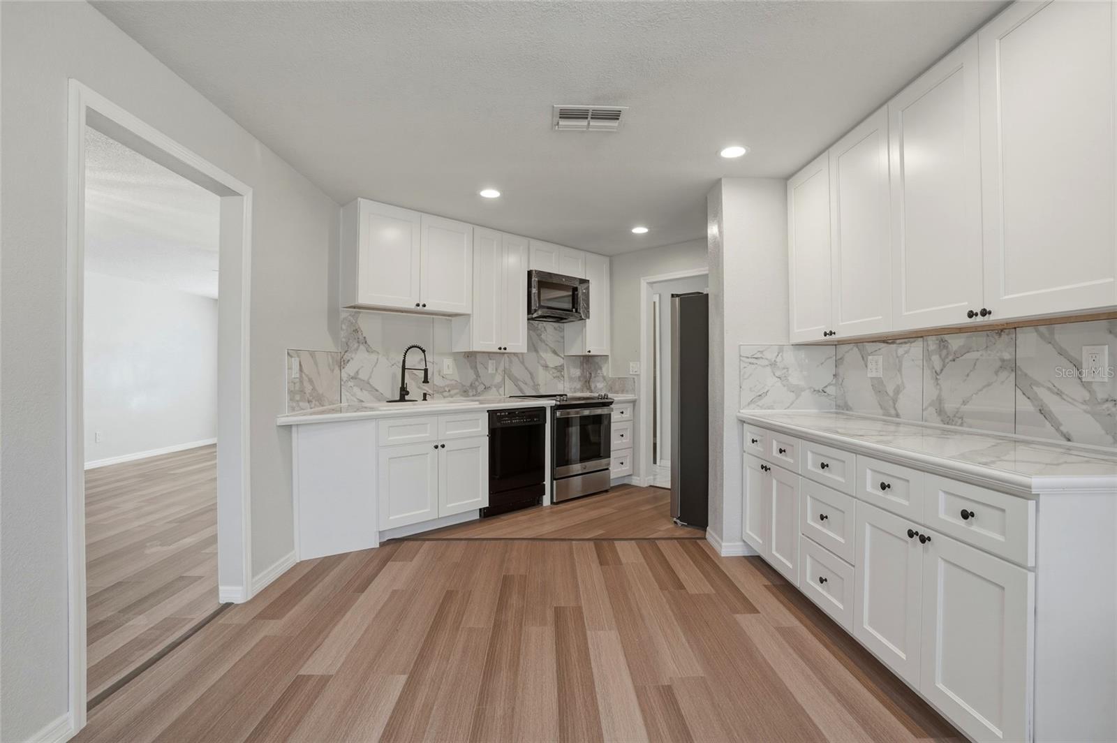 SHADOW LAKES - Residential