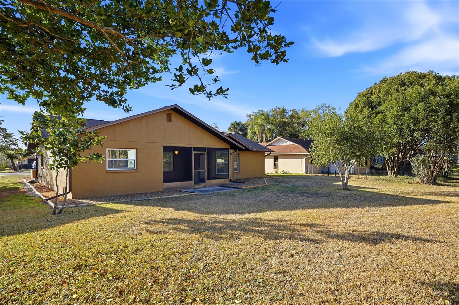 SHADOW LAKES - Residential