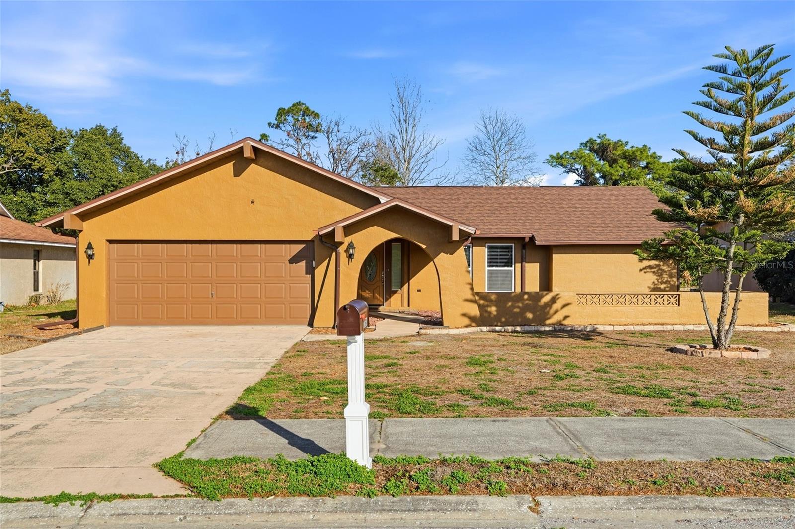 SHADOW LAKES - Residential