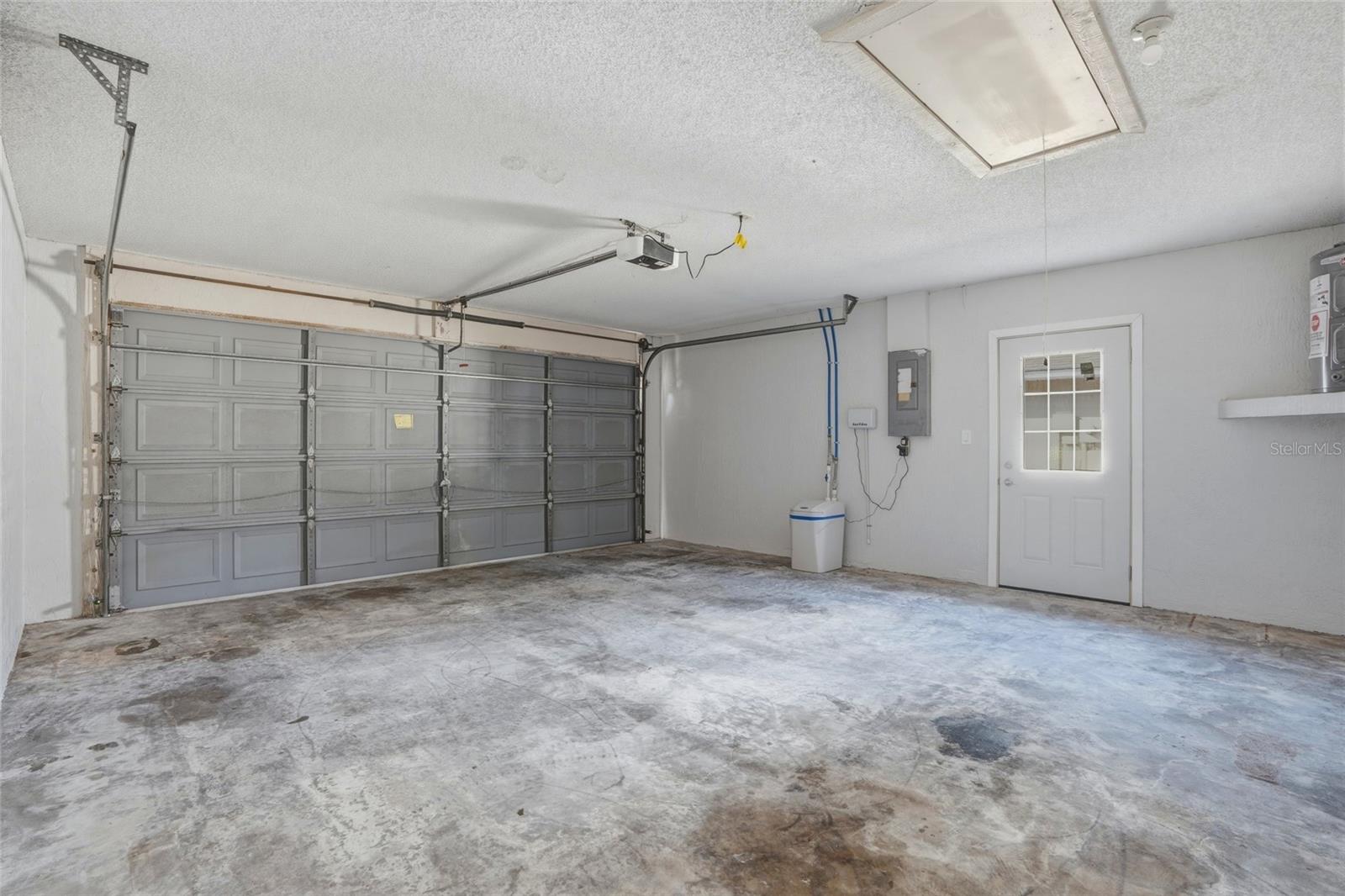 SHADOW LAKES - Residential