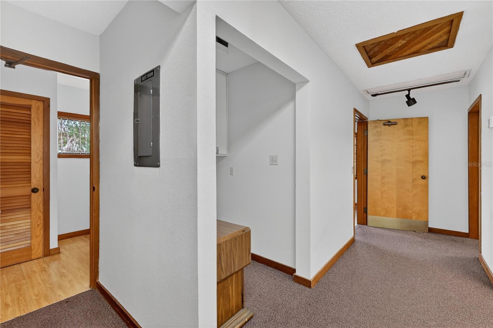 LEESBURG N C LEE ESTATE - Commercial Lease