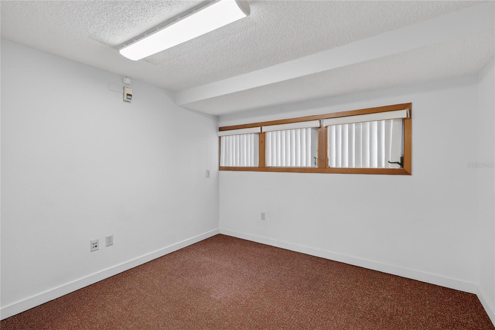 LEESBURG N C LEE ESTATE - Commercial Lease