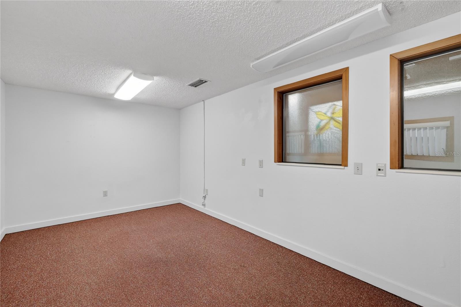 LEESBURG N C LEE ESTATE - Commercial Lease