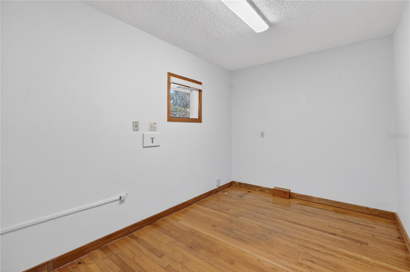 LEESBURG N C LEE ESTATE - Commercial Lease