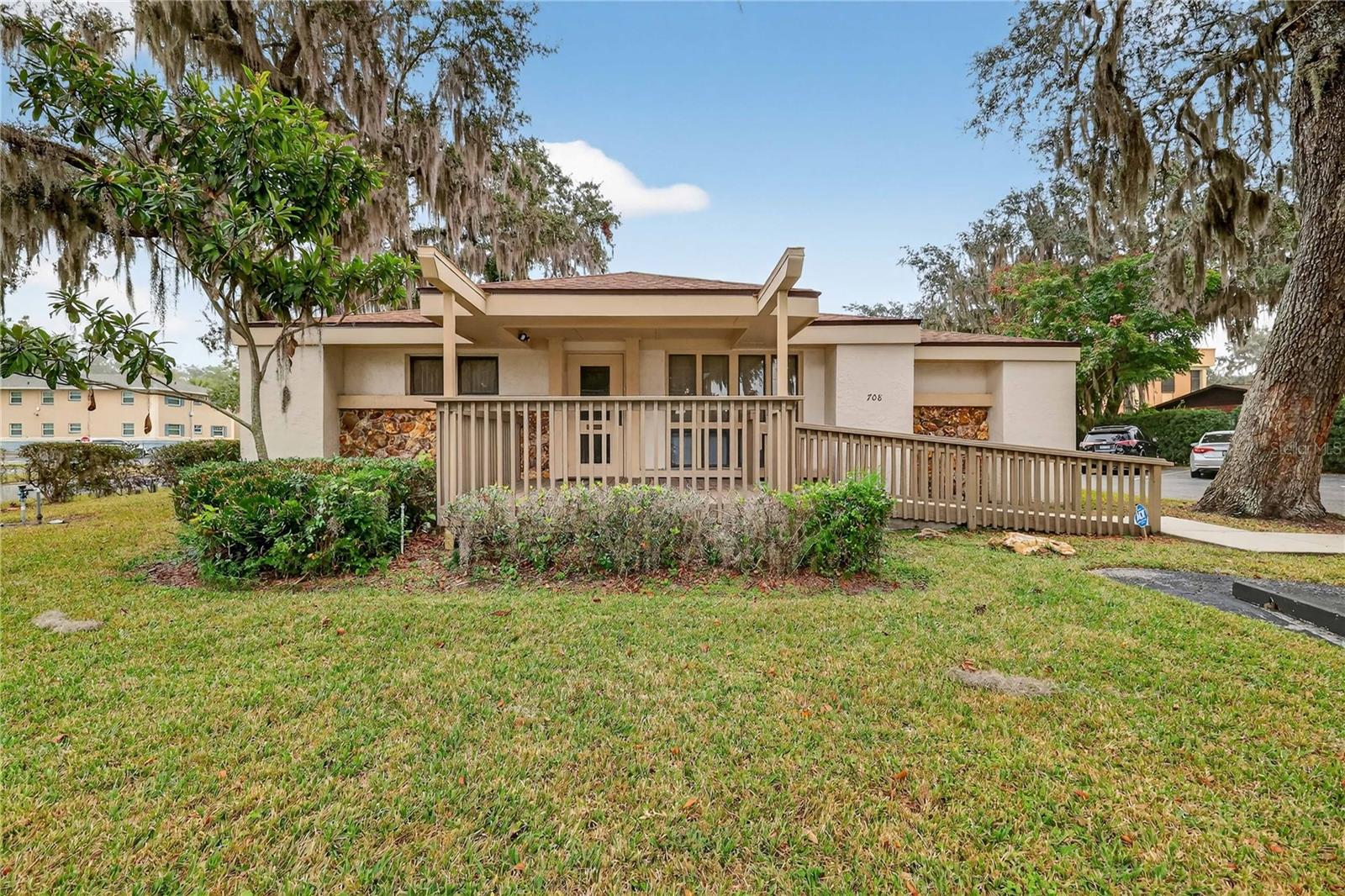 LEESBURG N C LEE ESTATE - Commercial Lease