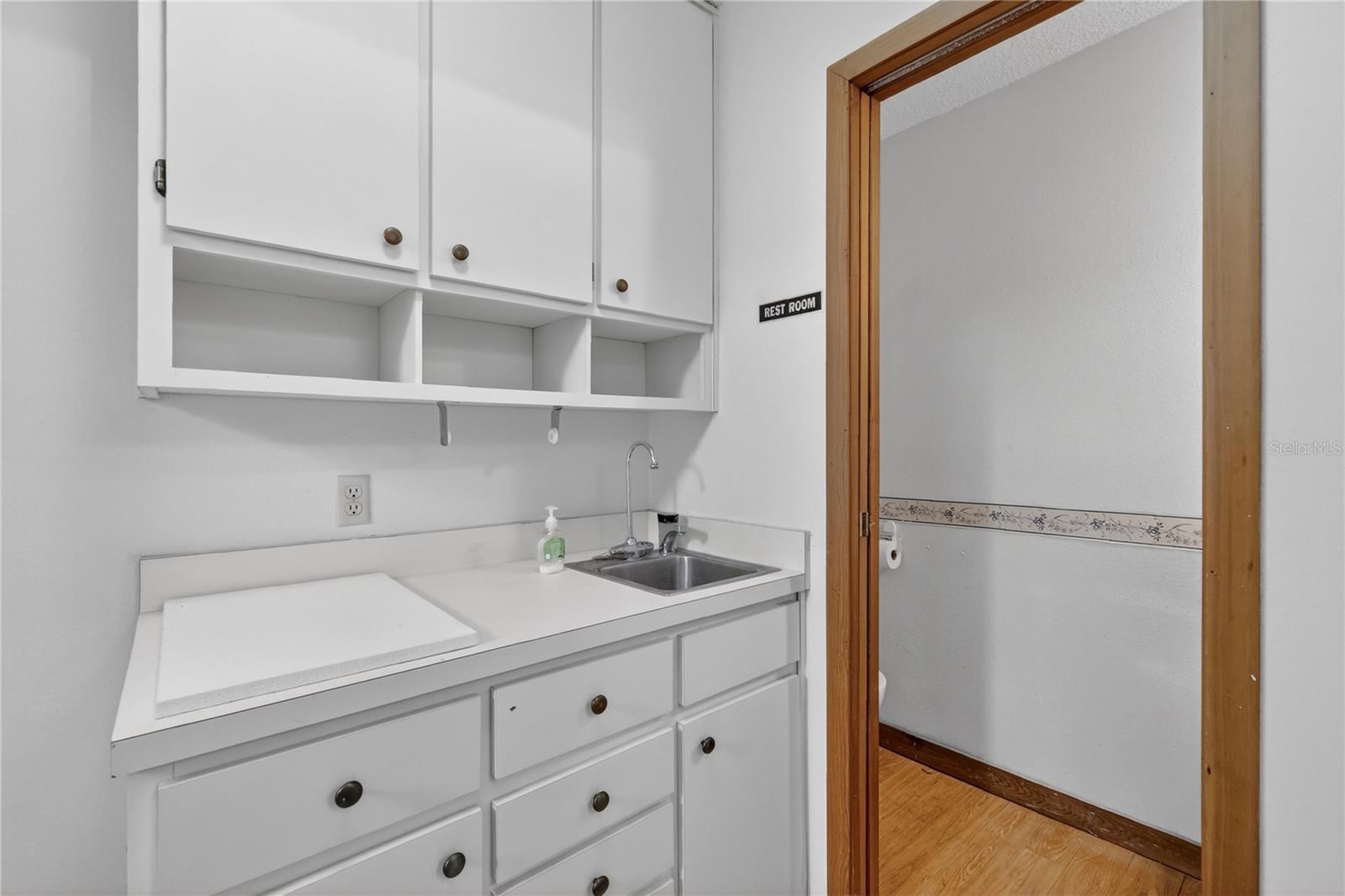 LEESBURG N C LEE ESTATE - Commercial Lease