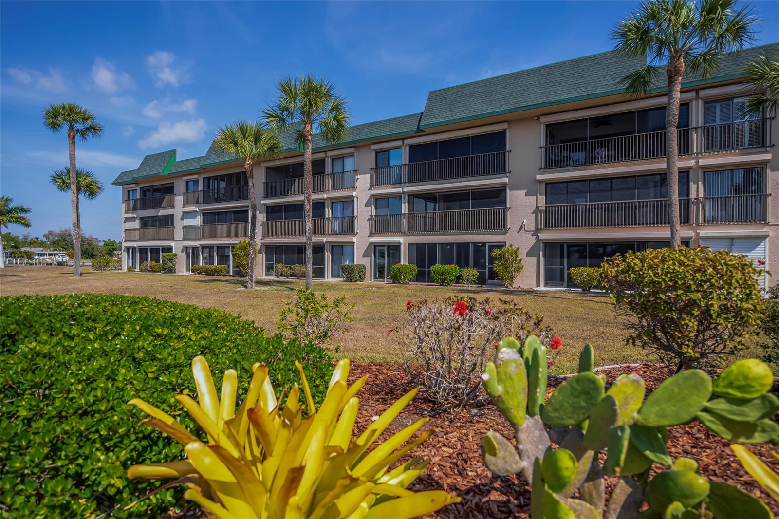 BANYAN POINT PH 02 - Residential