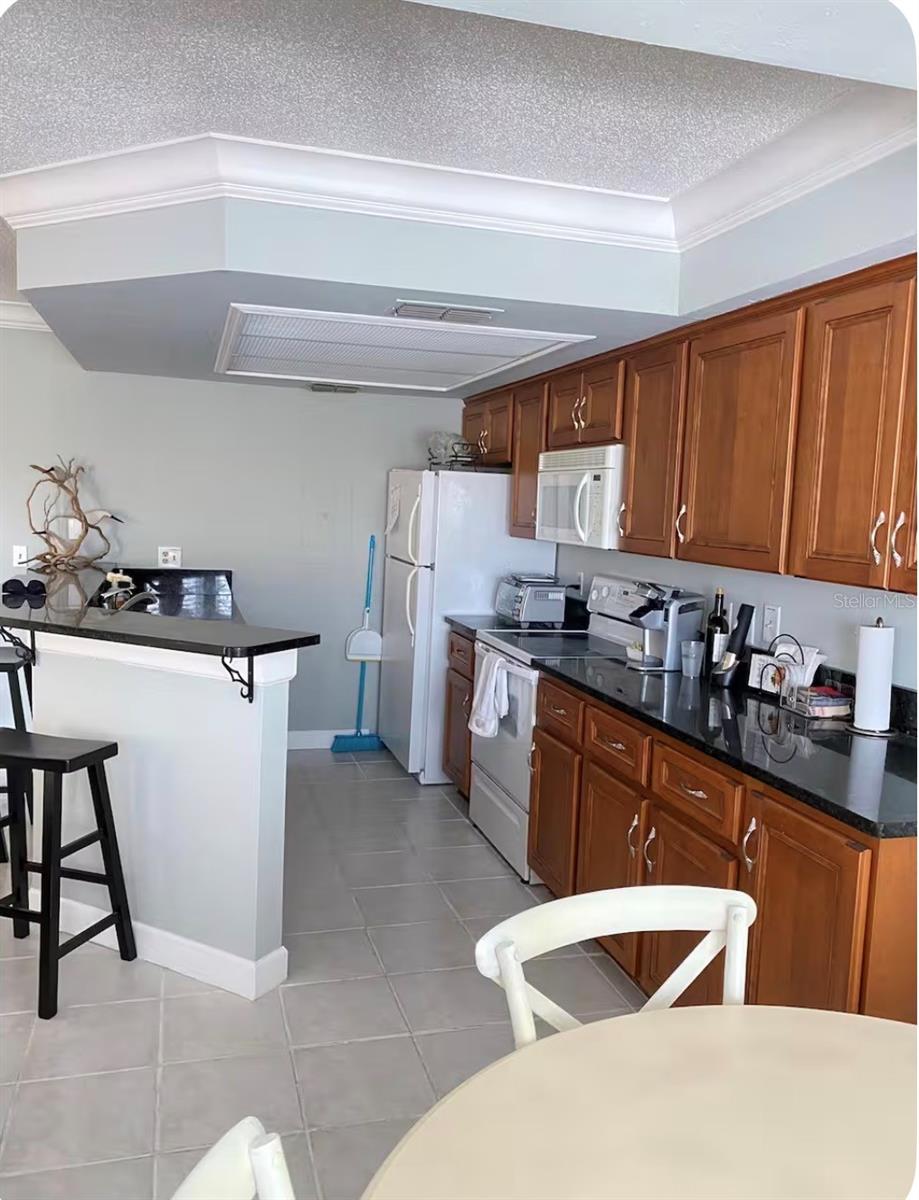 OLD ISLAND INN CONDO - Residential Lease