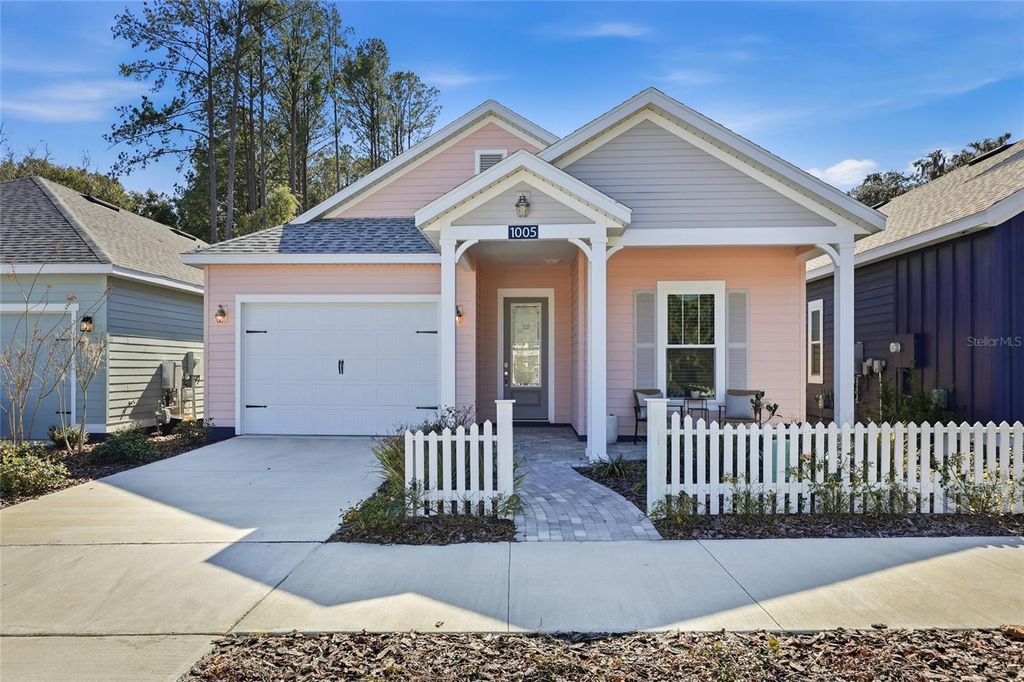 Photo of 1005 NW 132nd Boulevard, Newberry, FL 32669 (MLS # GC536953)