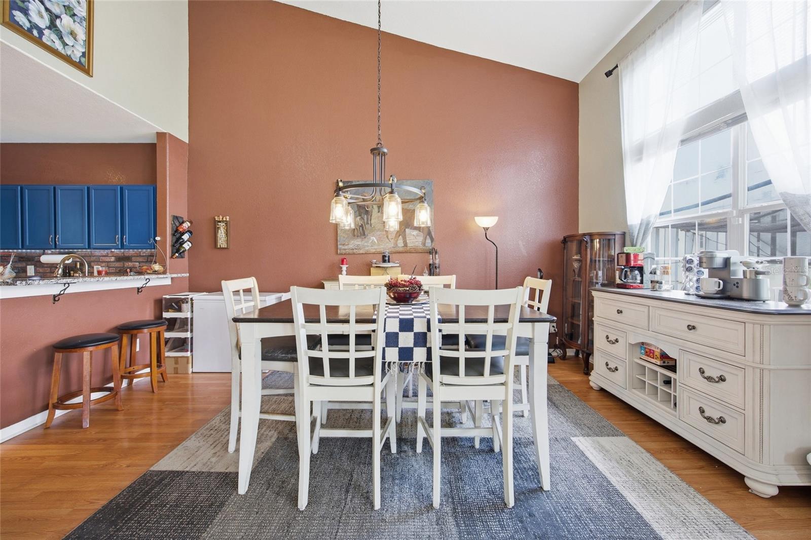 CALA HILLS - Residential