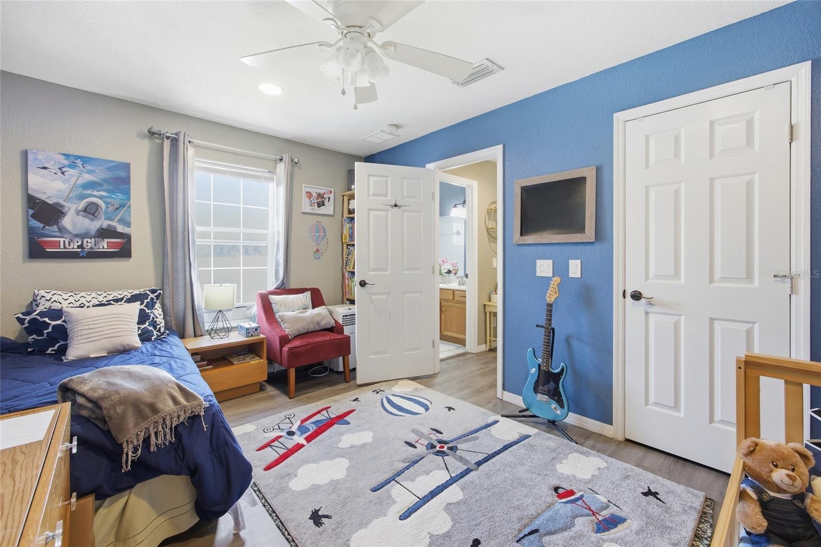 CALA HILLS - Residential