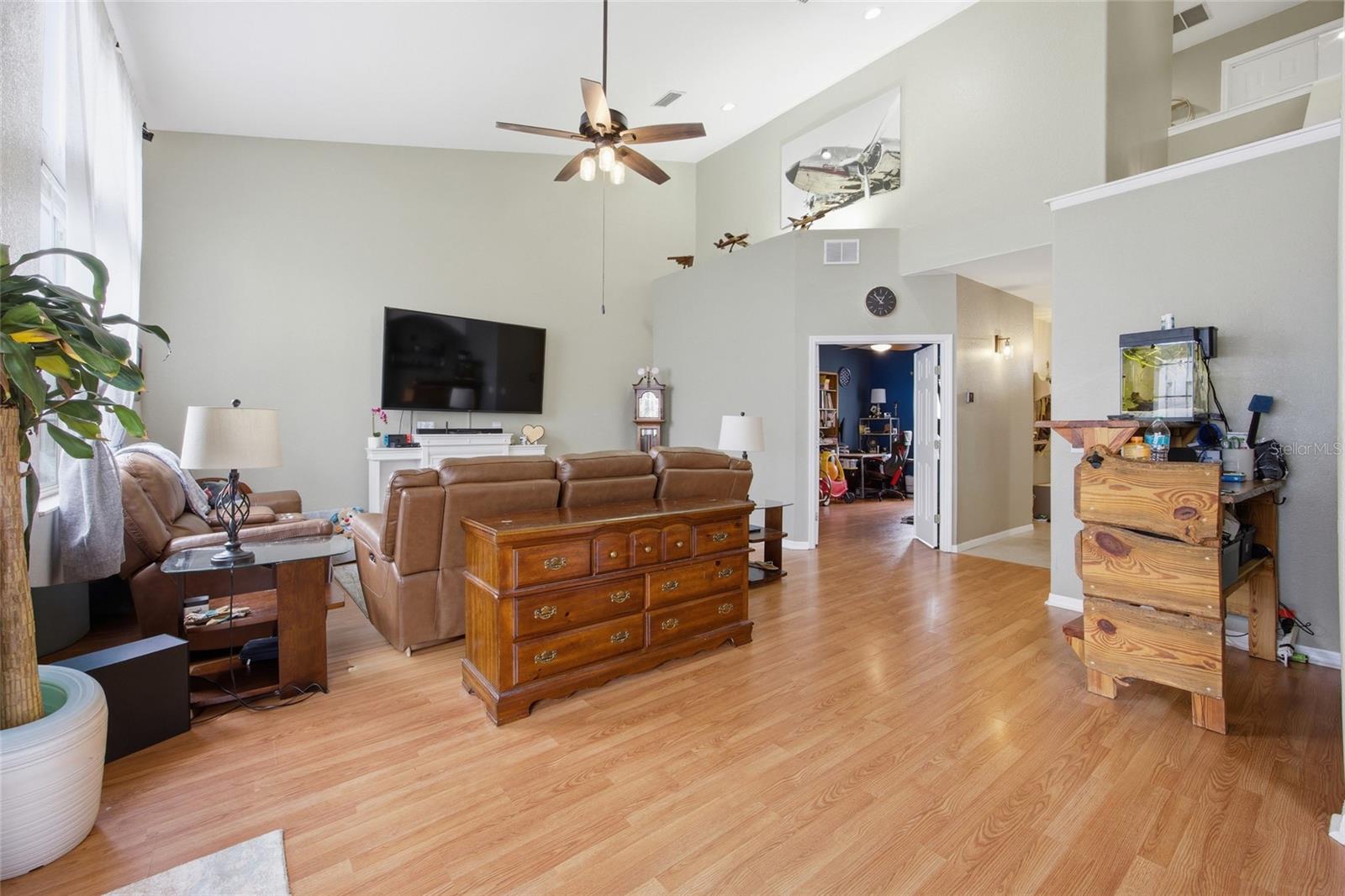 CALA HILLS - Residential