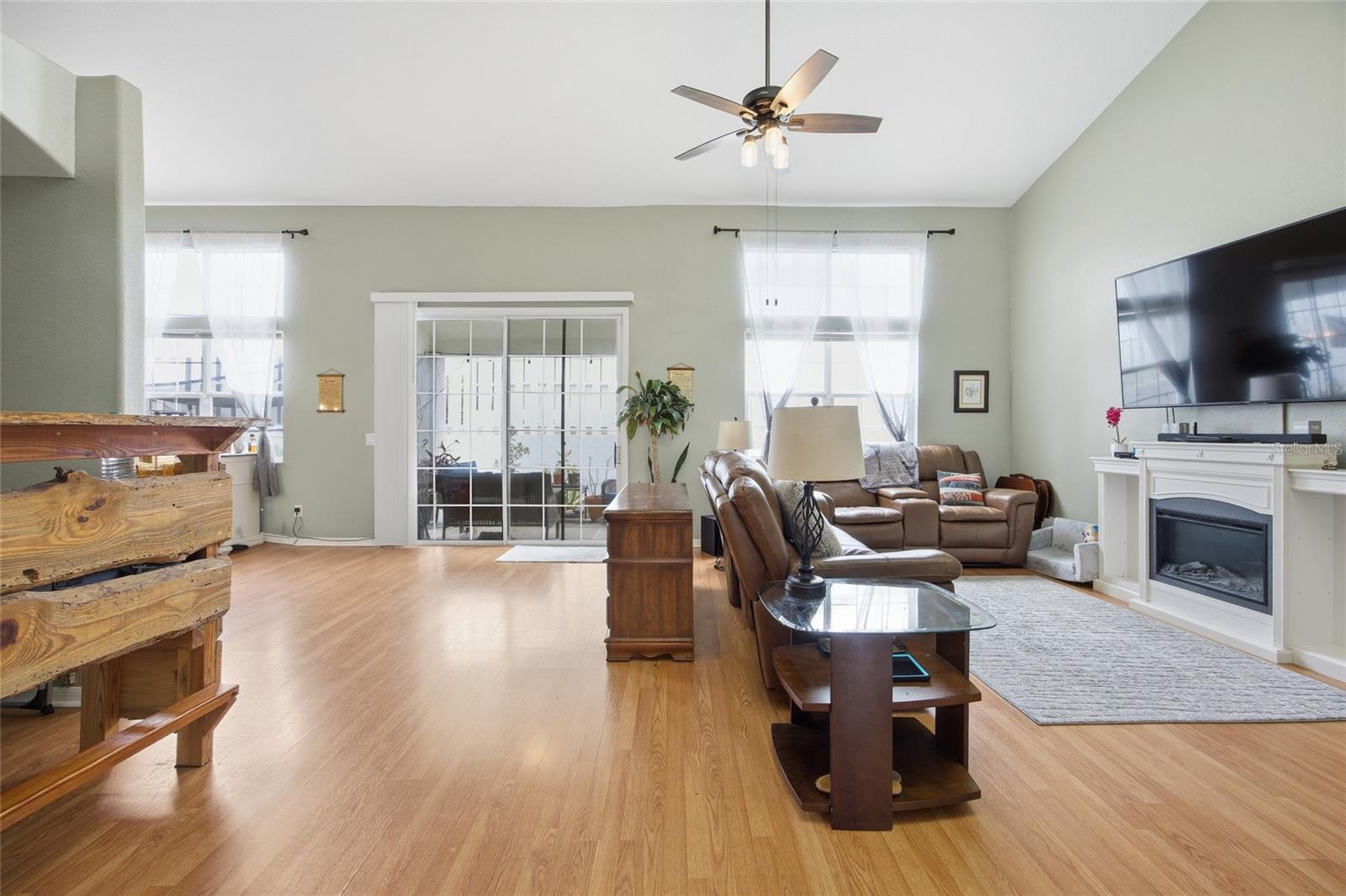 CALA HILLS - Residential