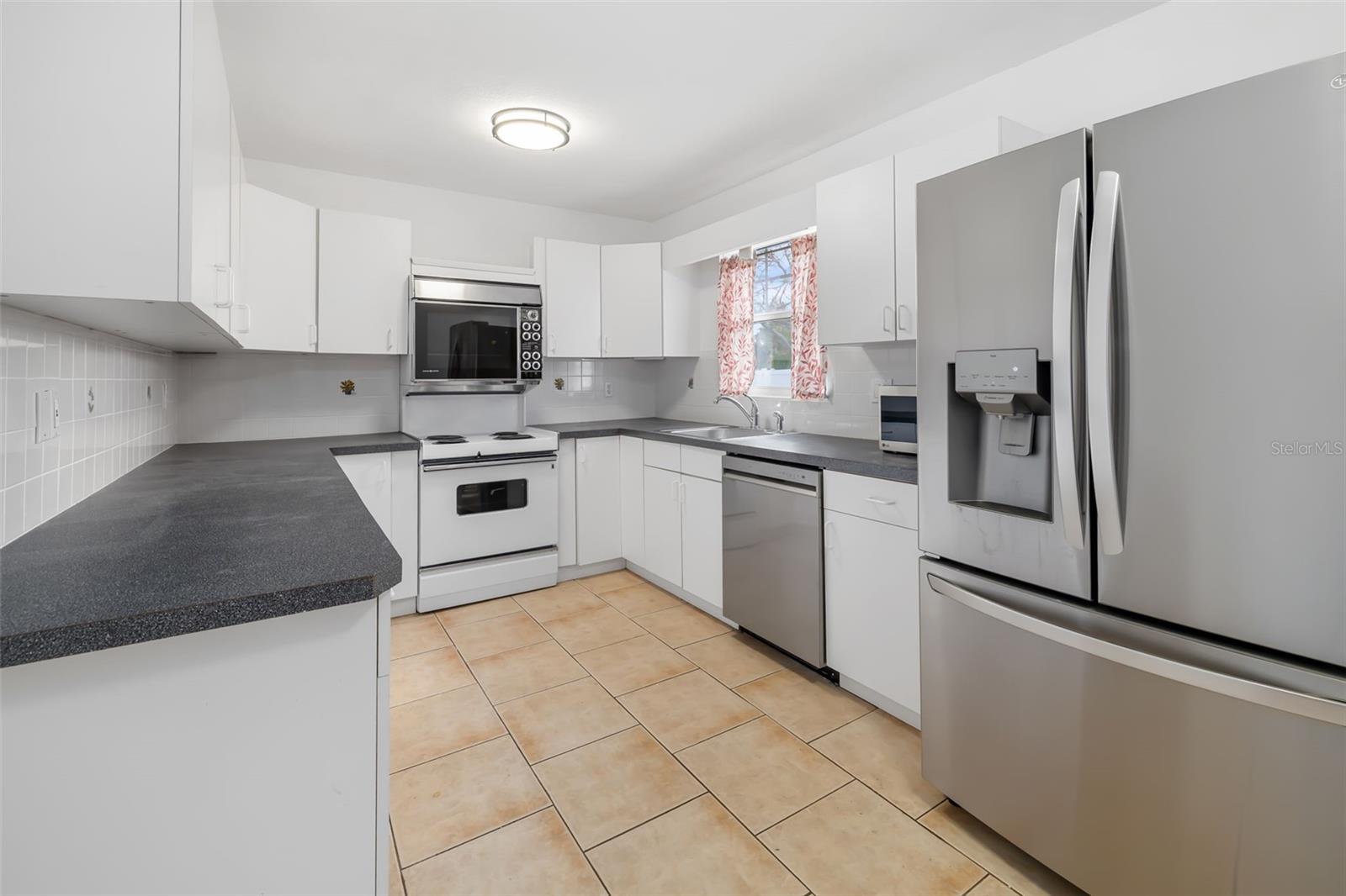 PHILLIPPI PARK - Residential