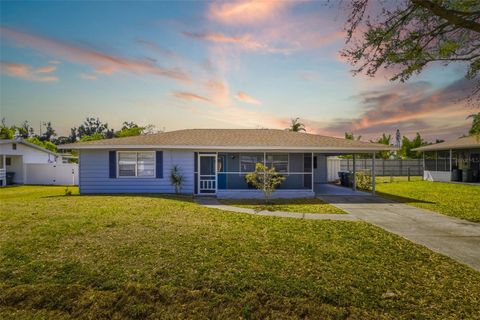 Photo of 2208 Shawnee Street, Sarasota, FL 34231 (MLS # A4684985)