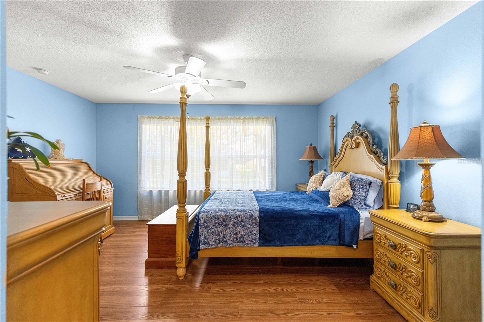 ON TOP OF THE WORLD - Residential