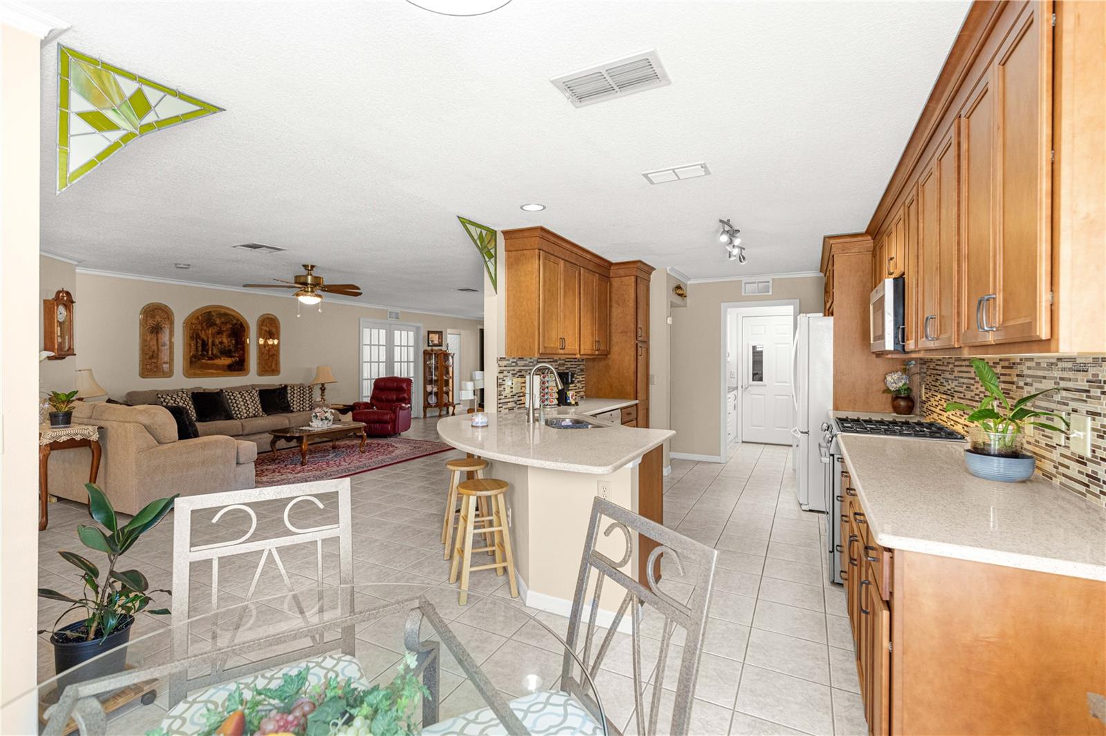 ON TOP OF THE WORLD - Residential