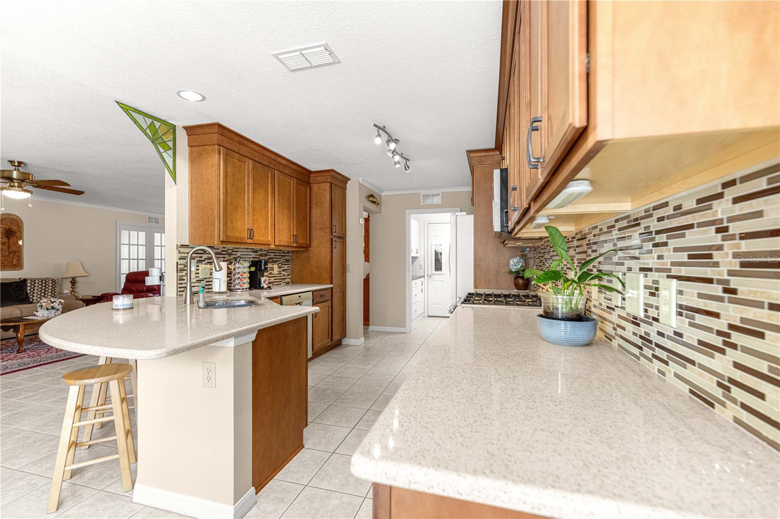 ON TOP OF THE WORLD - Residential