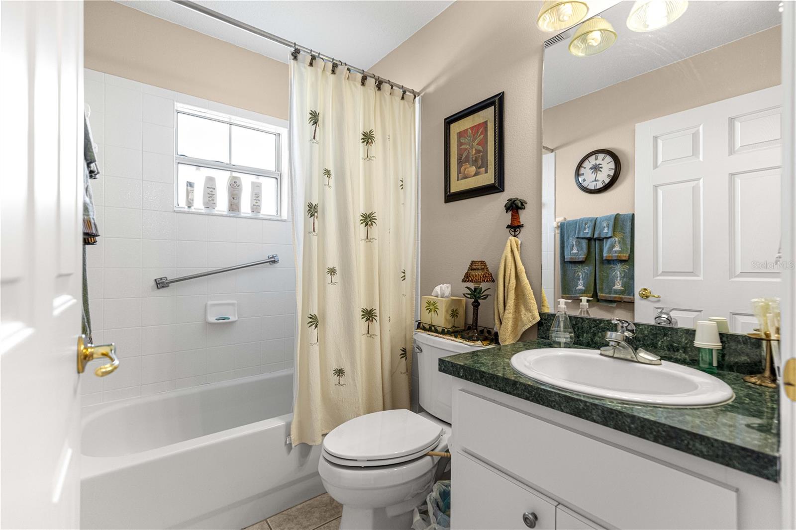 ON TOP OF THE WORLD - Residential