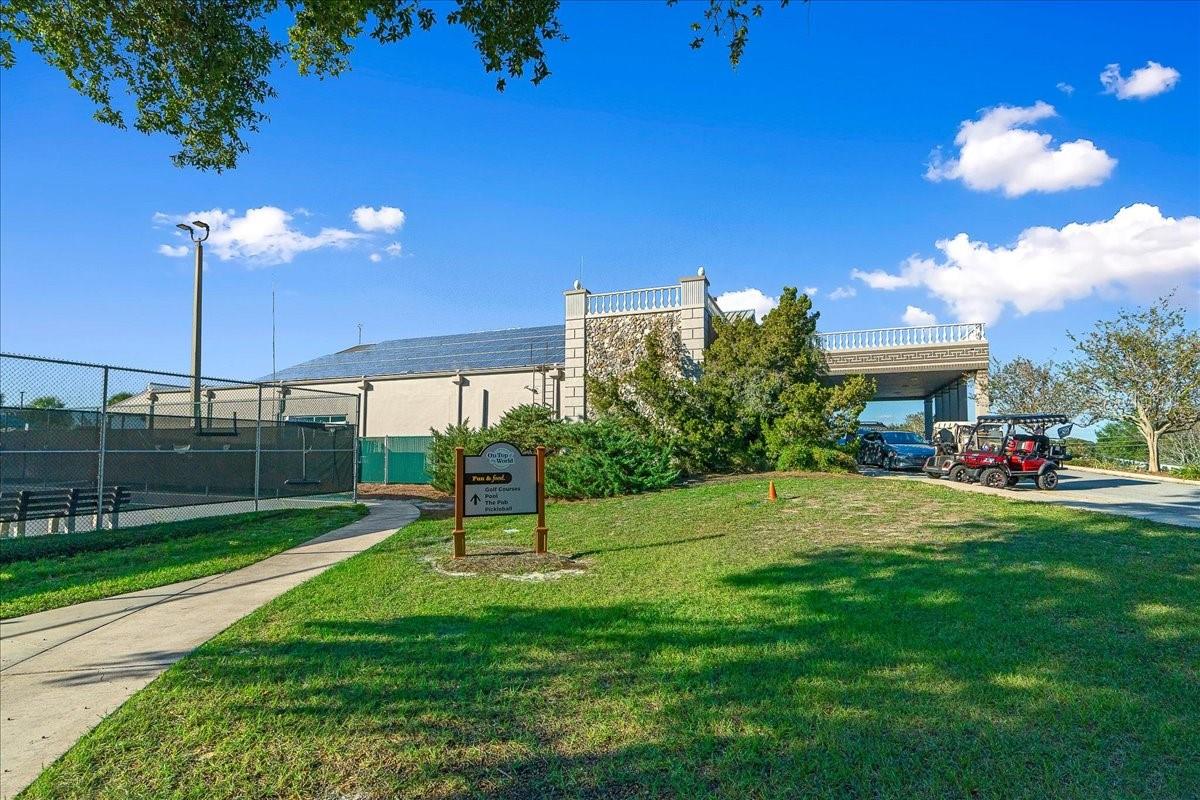 ON TOP OF THE WORLD - Residential