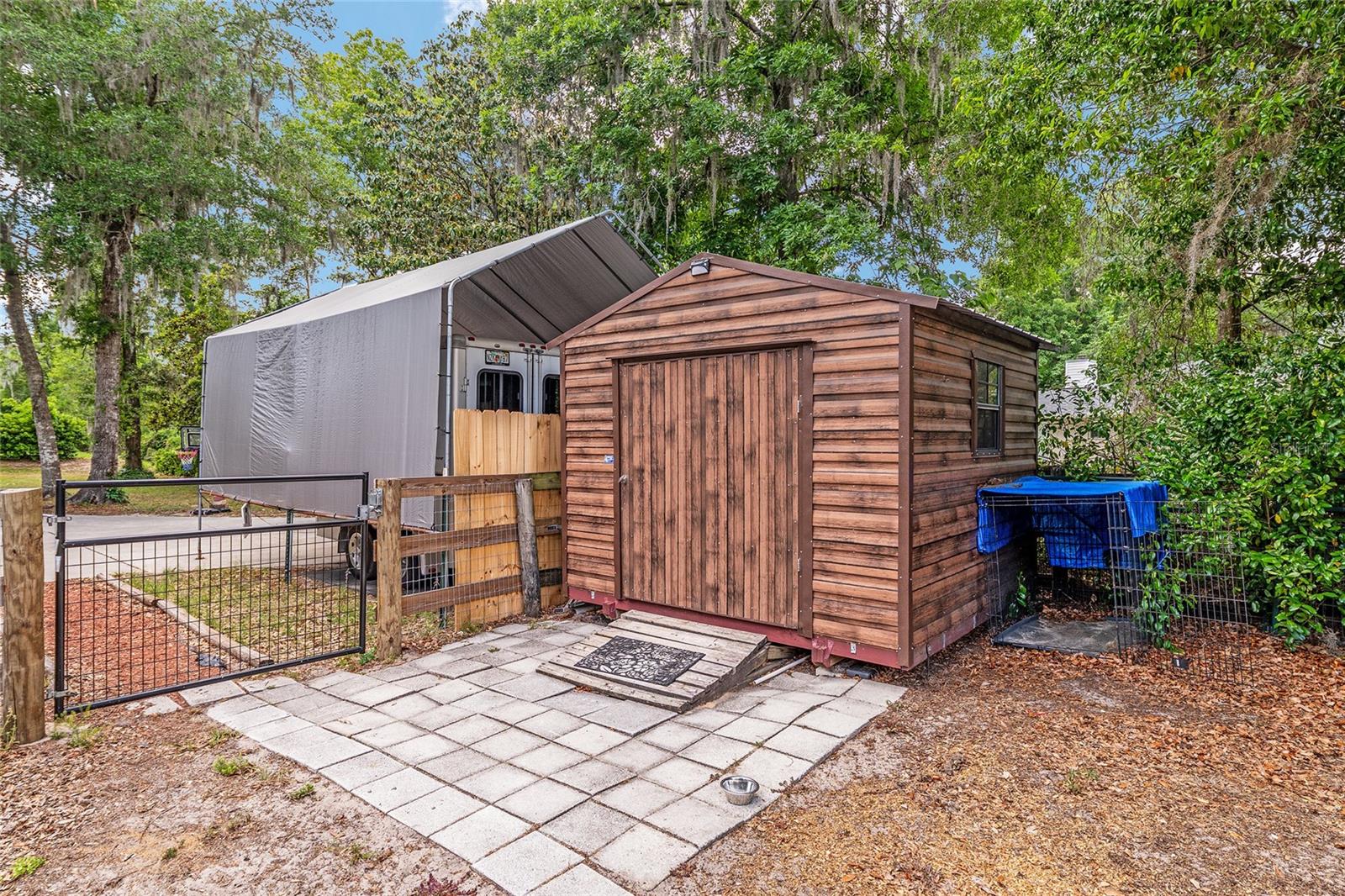 SHAKER TREE - Residential