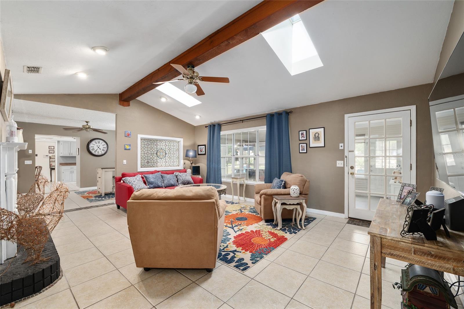 SHAKER TREE - Residential