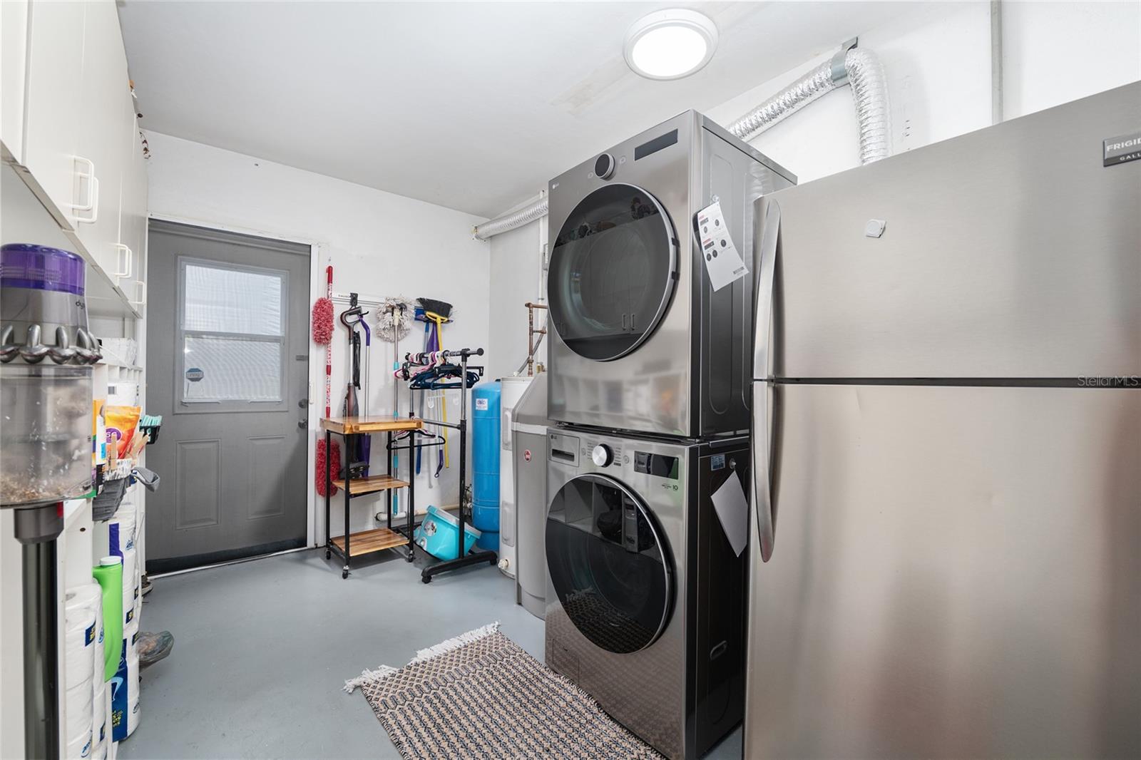 SHAKER TREE - Residential