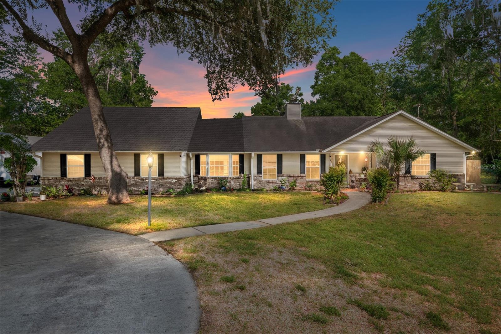 SHAKER TREE - Residential