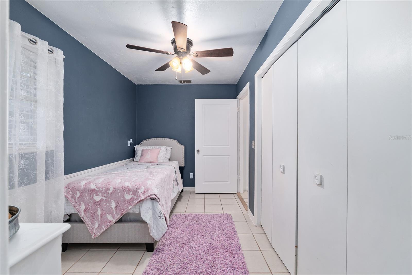 SHAKER TREE - Residential