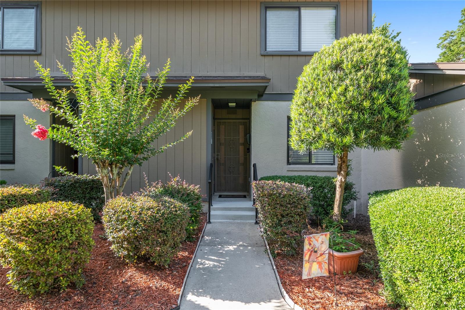 3815 NE 17TH STREET CIRCLE