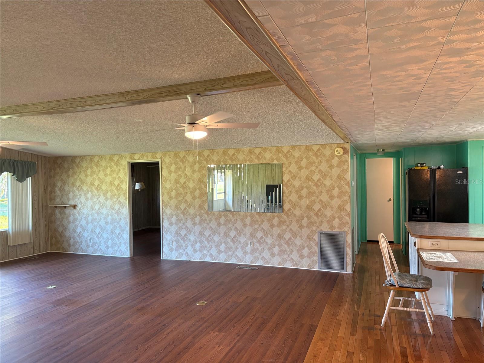 CONTINENTAL CAMPER RESS INC SU - Residential