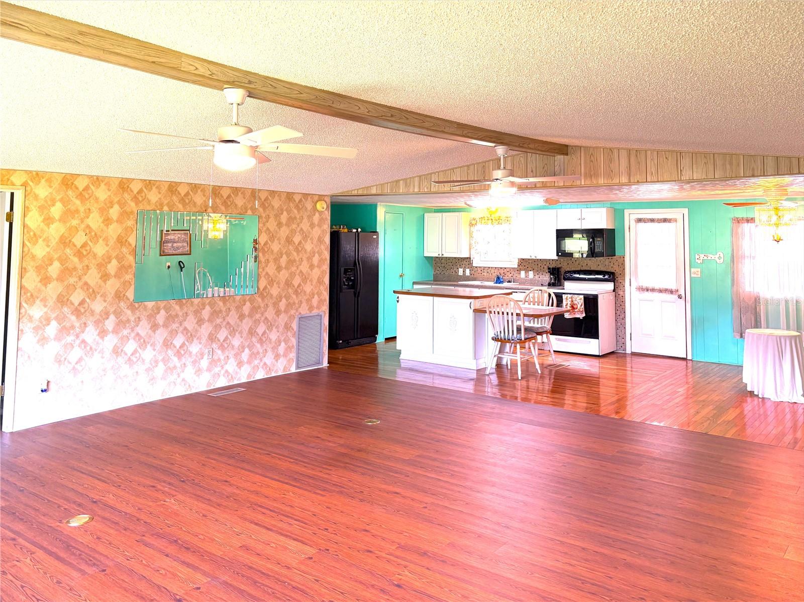 CONTINENTAL CAMPER RESS INC SU - Residential