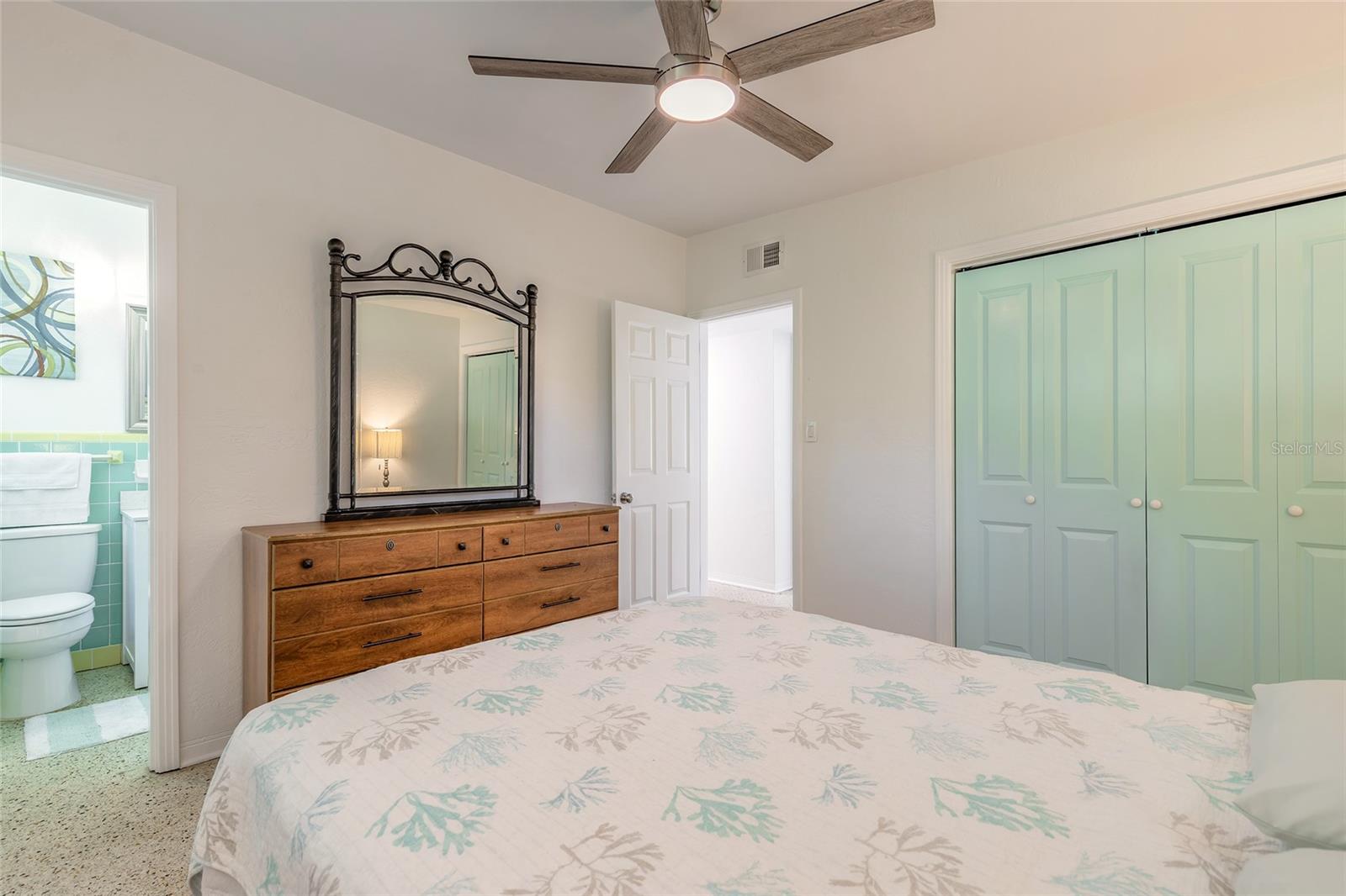 RONNIE CIRCLE - Residential