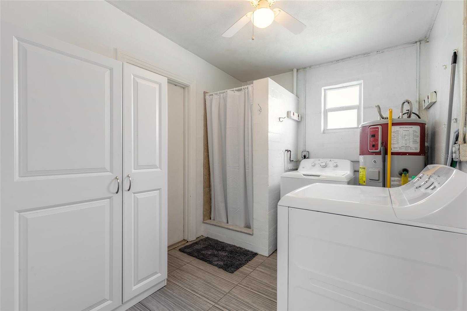 RONNIE CIRCLE - Residential