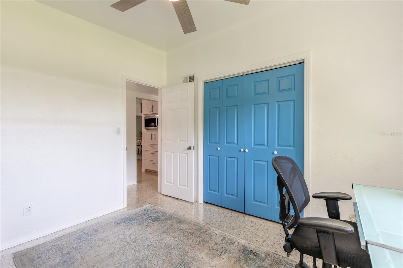 RONNIE CIRCLE - Residential