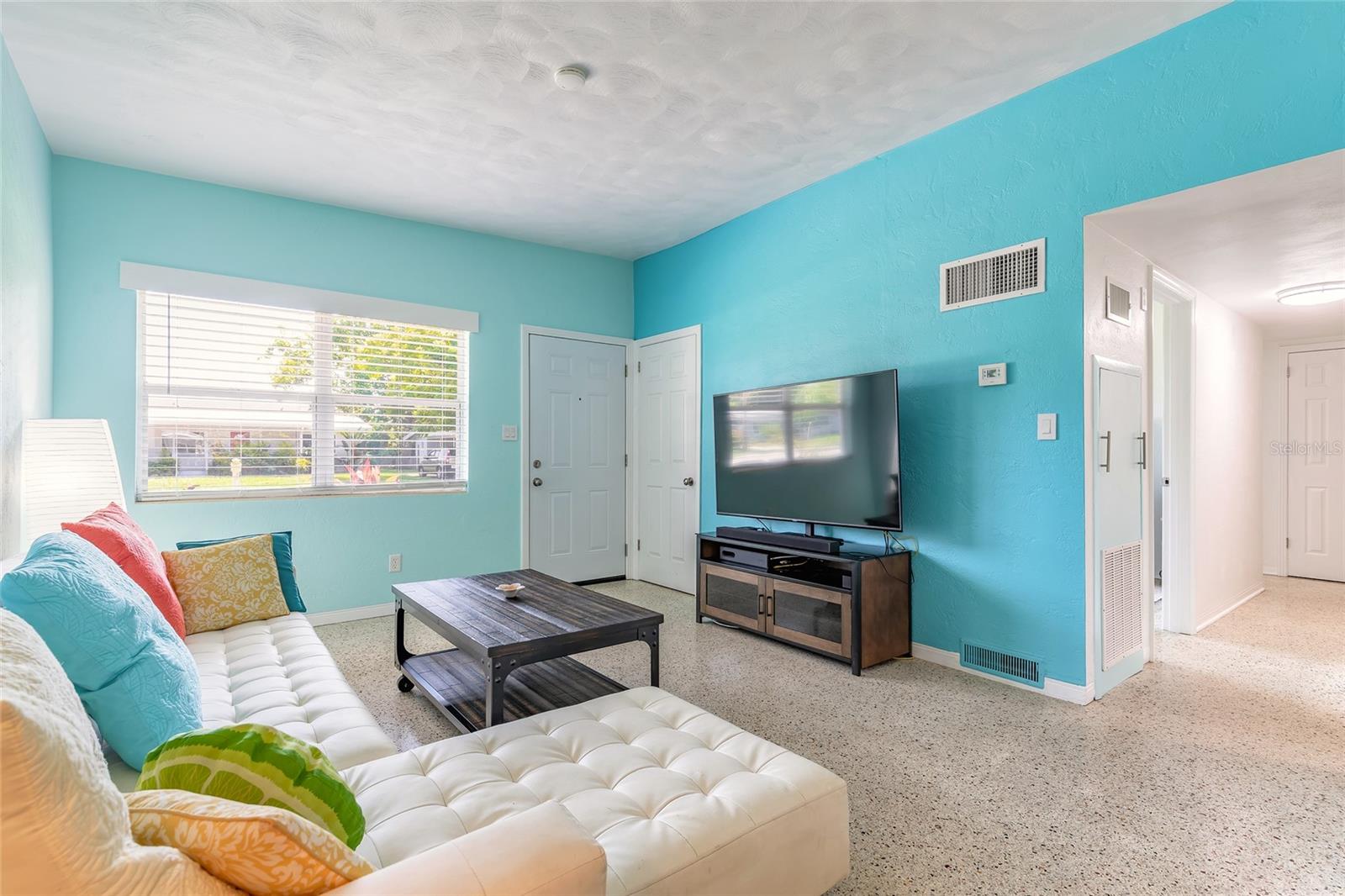 RONNIE CIRCLE - Residential