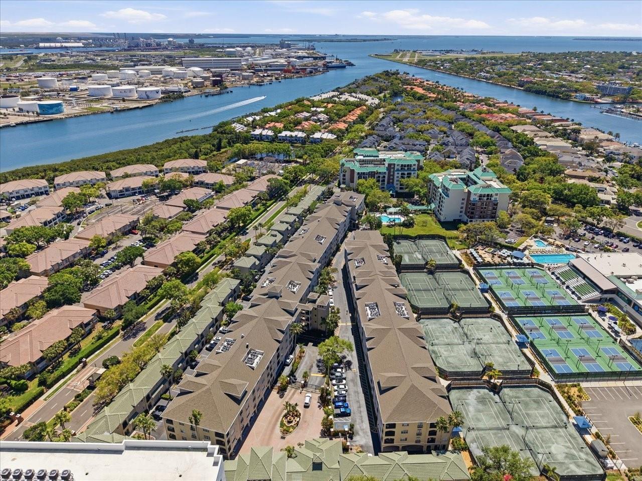 HARBOUR PLACE CITY HOMES A CON - Residential