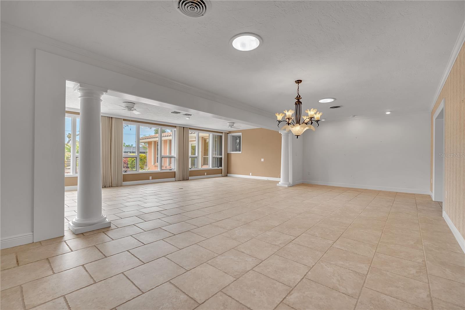 609 LAGUNA DRIVE