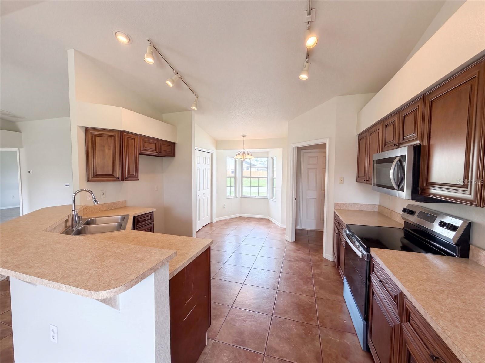 6536 HORIZON POINT DRIVE