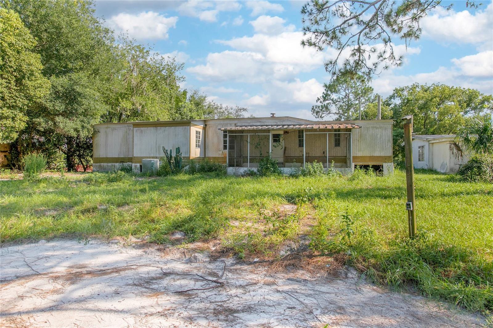 PINE LAKES - Residential