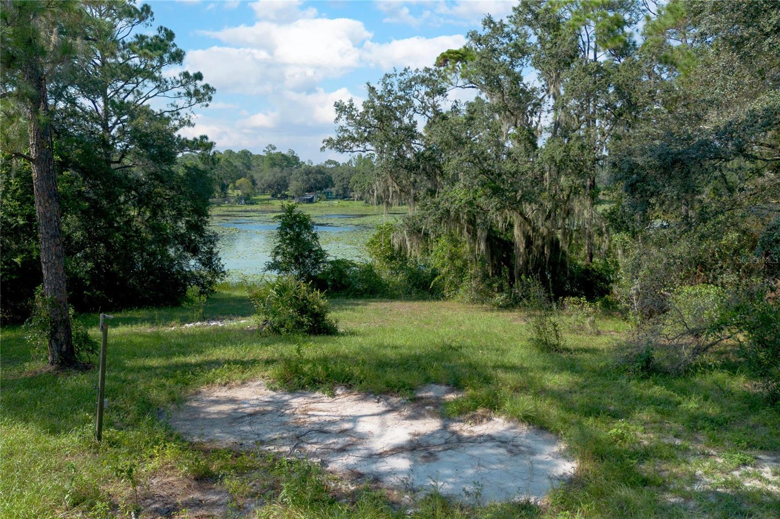 PINE LAKES - Residential