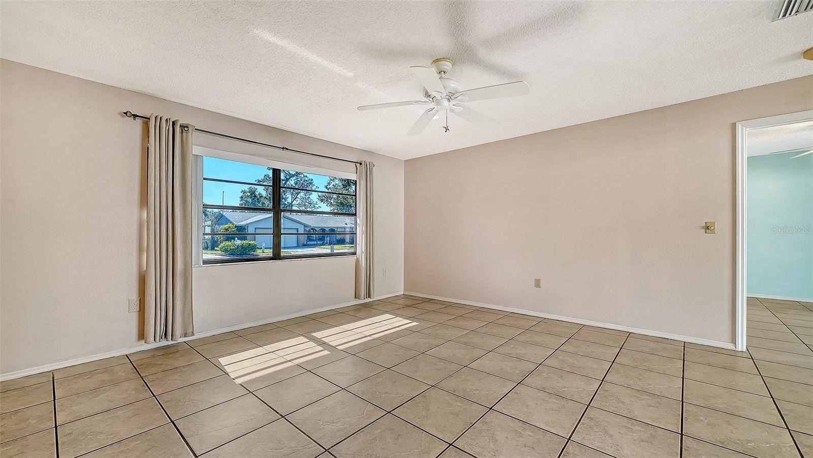 LAKE SARASOTA - Residential