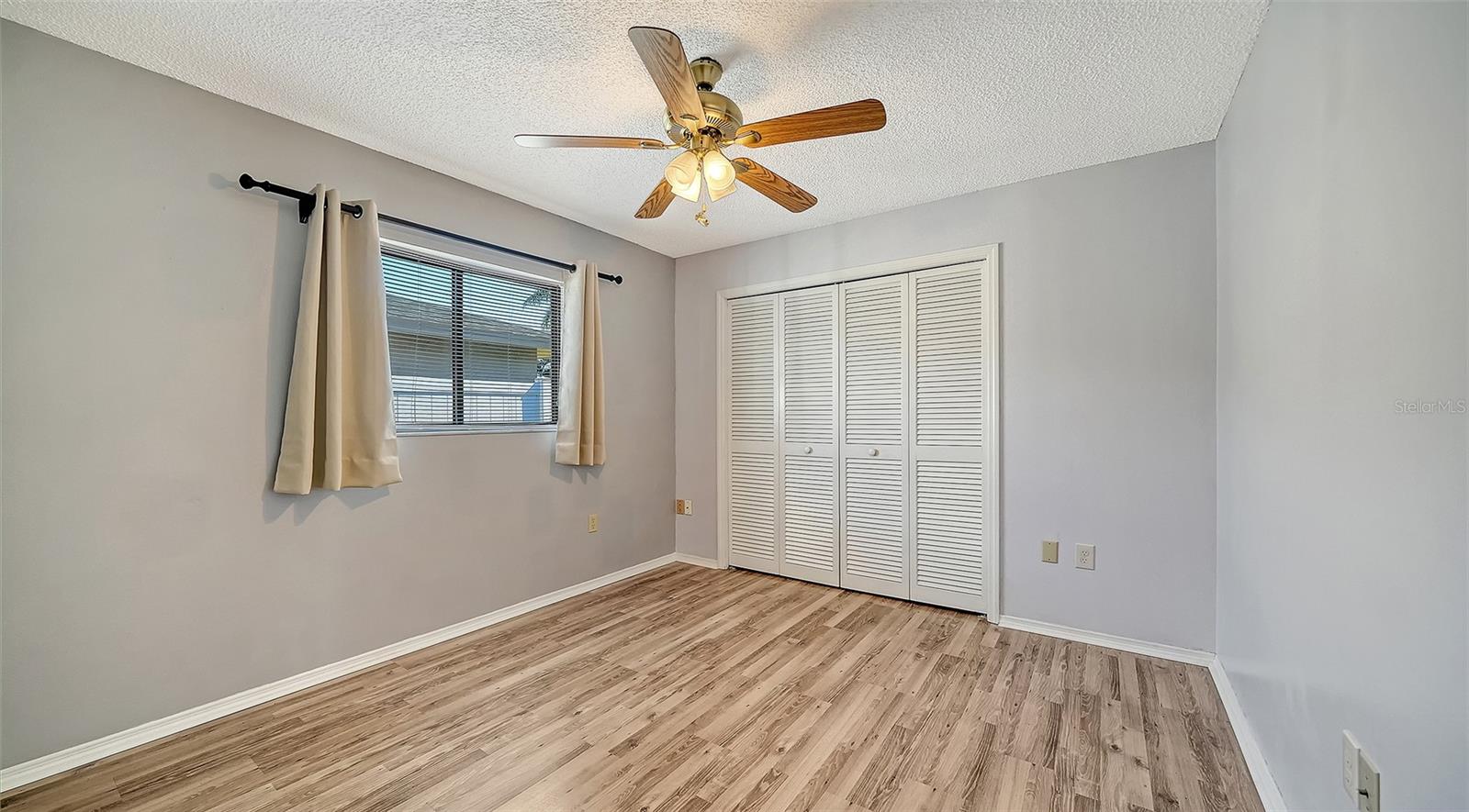 LAKE SARASOTA - Residential