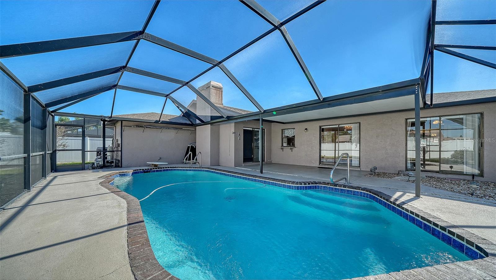 LAKE SARASOTA - Residential