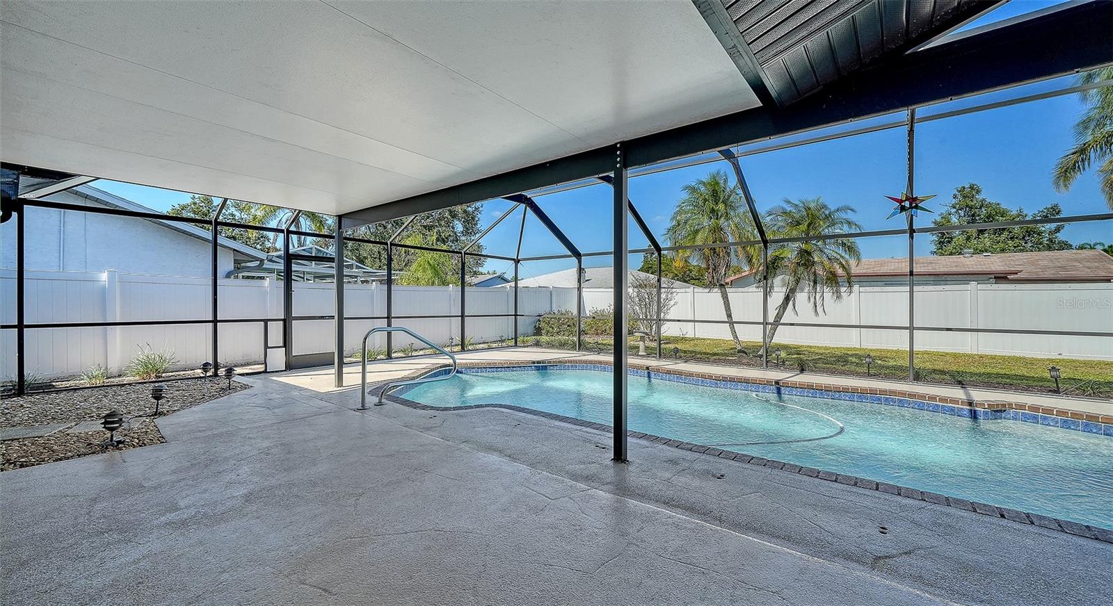 LAKE SARASOTA - Residential