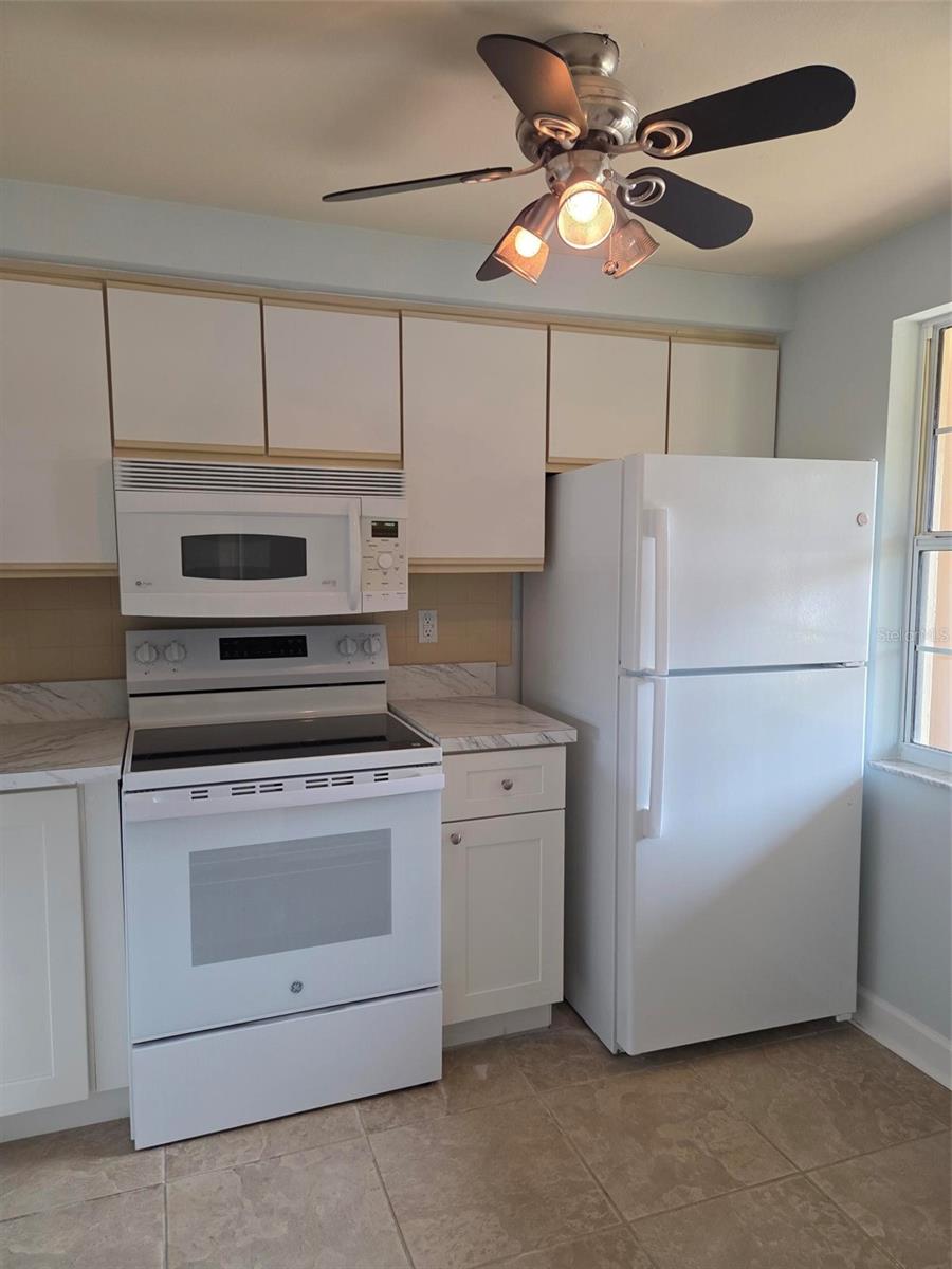 4127 HAMPTON DR 4127